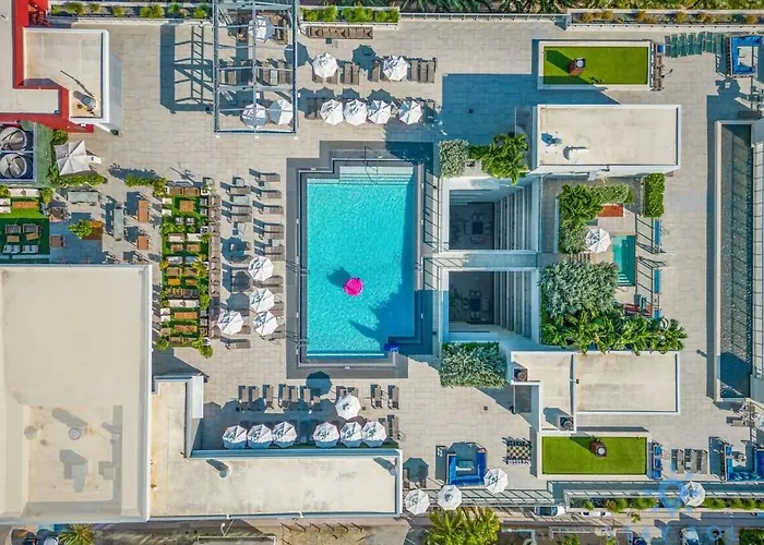 Hollywood Bliss Studio Rooftop Pool