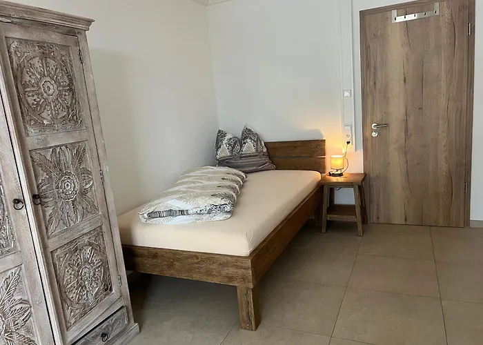 1 Zimmer mit Bad ohne Küche, 1 Person, 15 qm, direkt an der Aach