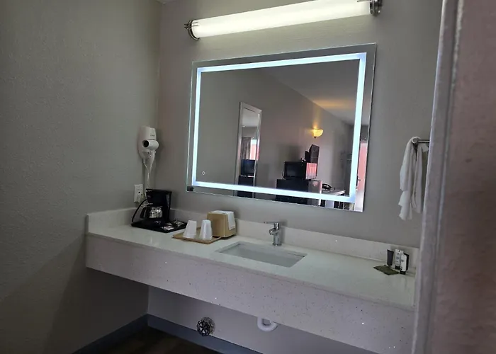 South Hill Motels