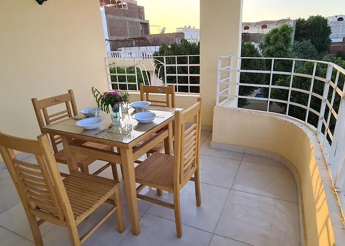 Senmut Luxory Apartments