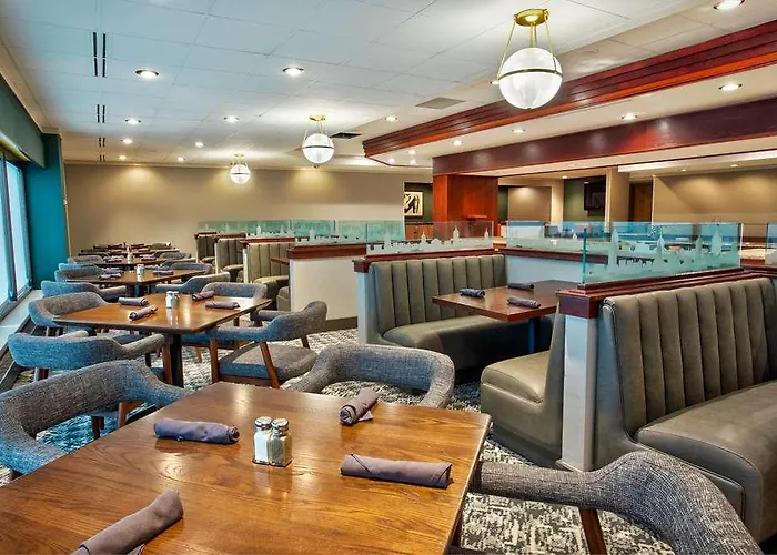 Doubletree By Hilton Lansing