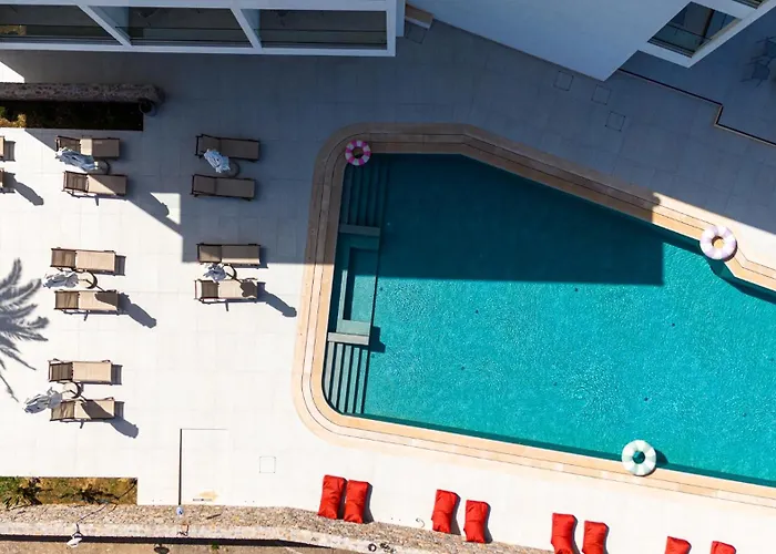 Pheia, Vriniotis Resorts