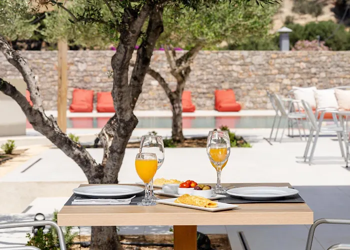 Pheia, Vriniotis Resorts
