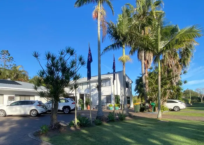 Beachmere Palms Motel