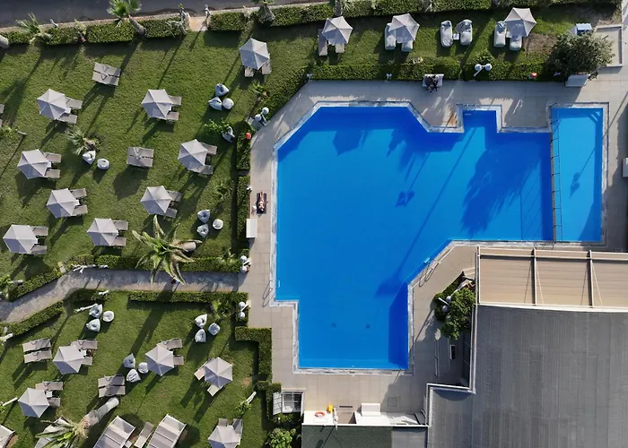 Marinos Beach Hotel