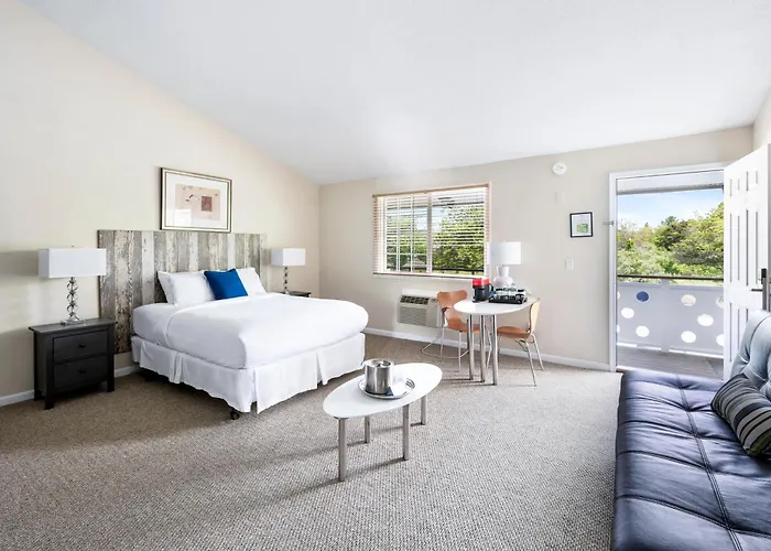 Southampton Motels