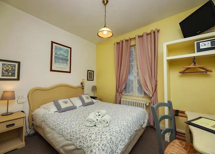 Logis Hôtel Côté Loire - Auberge Ligérienne