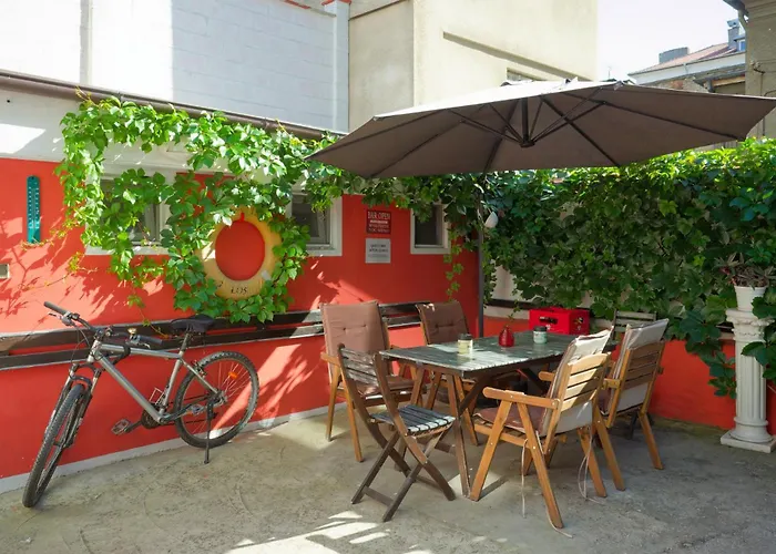 Nomado Hostel