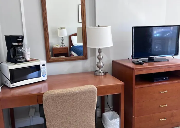 Knights Inn - Park Villa Motel, Midland