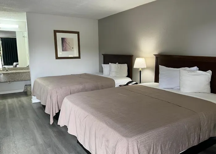 Camden West Inn