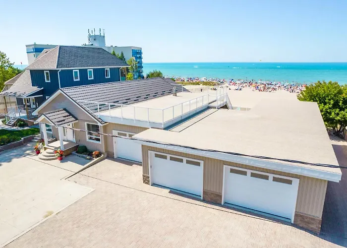 Shoreline Palace - 6 Bed, 3 Bath, Beachfront, Swim Spa, Pool Table