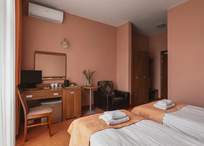 Paria Hotel
