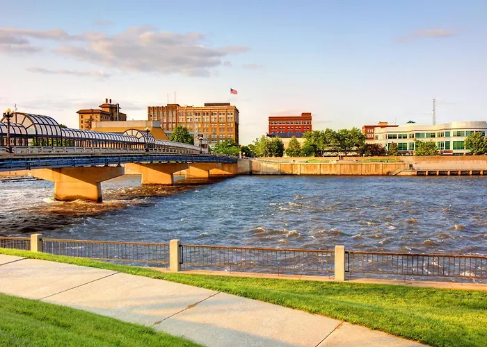 Holiday Inn & Suites Cedar Falls-Waterloo Event Ctr By Ihg
