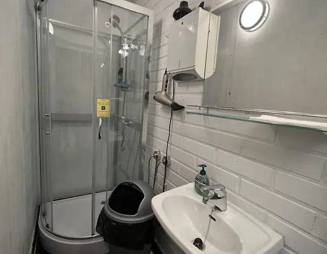 Office House Services 653