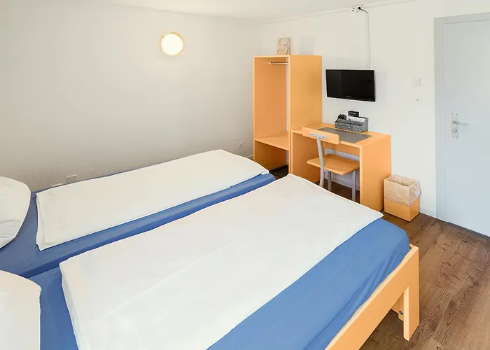 Hirschen Backpacker-Hotel&Pub
