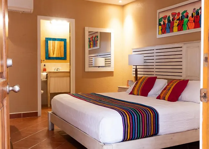 Mr. Tucan Hotel