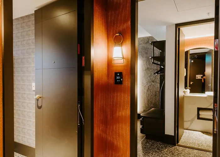 The Motley Hotel Melbourne, Tapestry Collection By Hilton