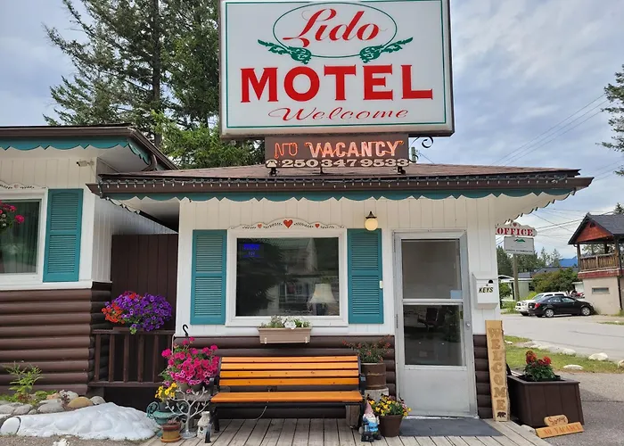 Radium Hot Springs Motels