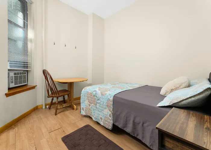West 30Th Street Guest House