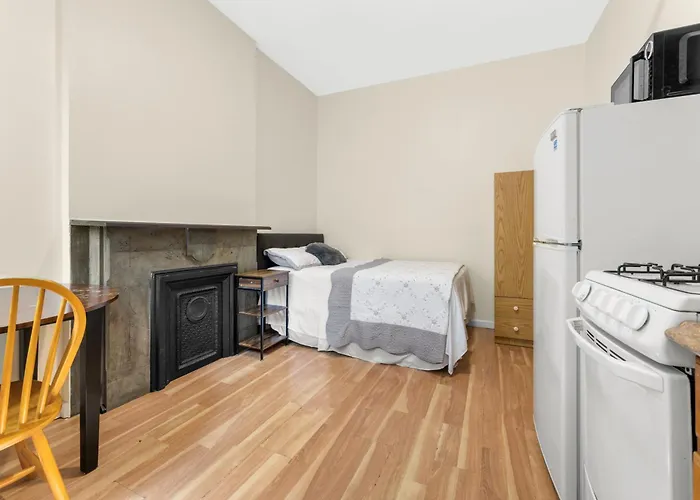 West 30Th Street Guest House