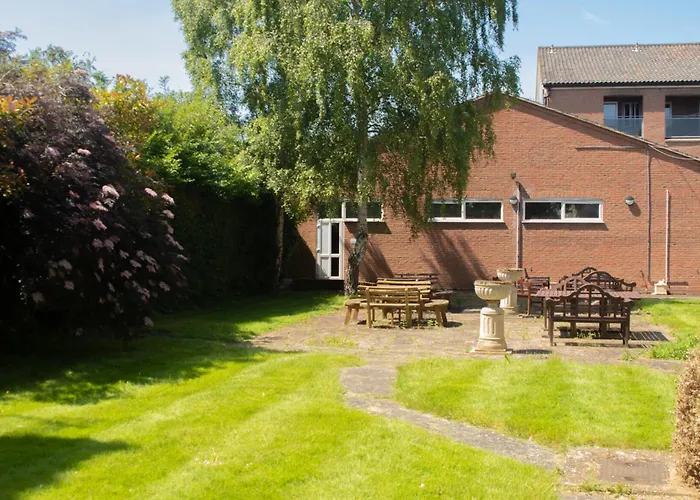 Oliver Cromwell Hotel