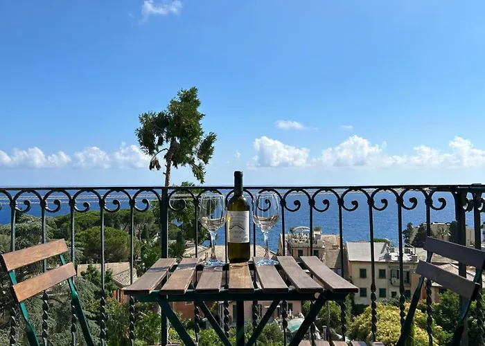 Romantic garden sea view Nervi
