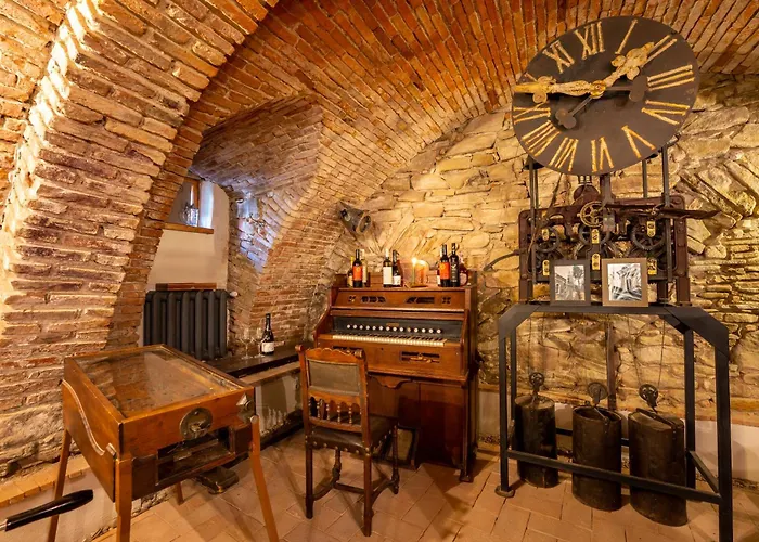 The Throne - M Museum Hotel