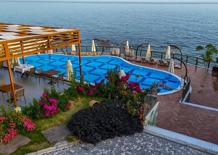 Feniks Priority Hotel