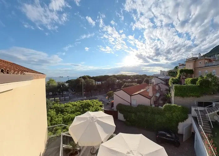 Hotel Tritone