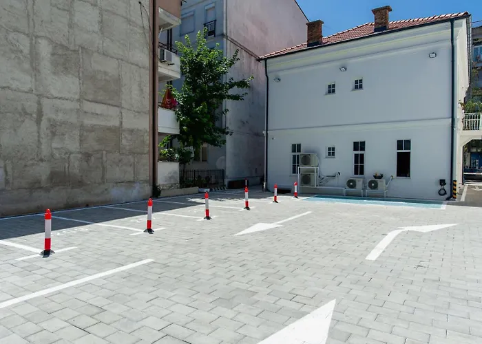 Casa Versus Ohrid