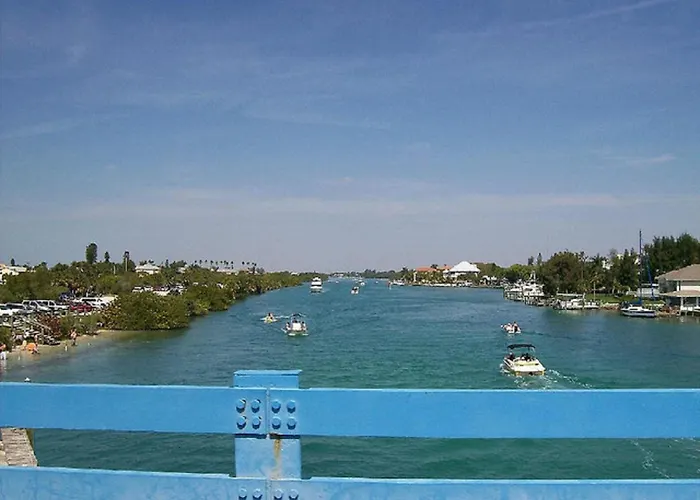 Cottage On Walking Distance To Nokomis Beach