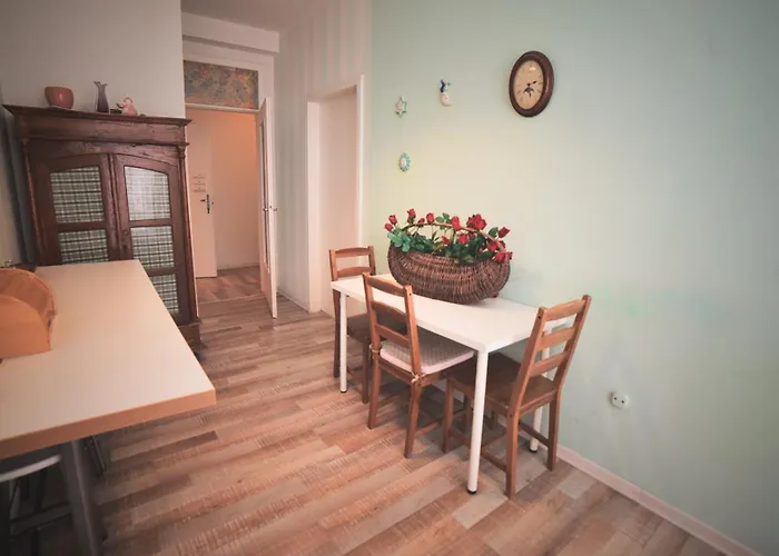 Barcolana Lodge - Hostel