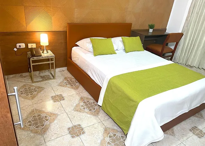 Hotel Prado 72 INN