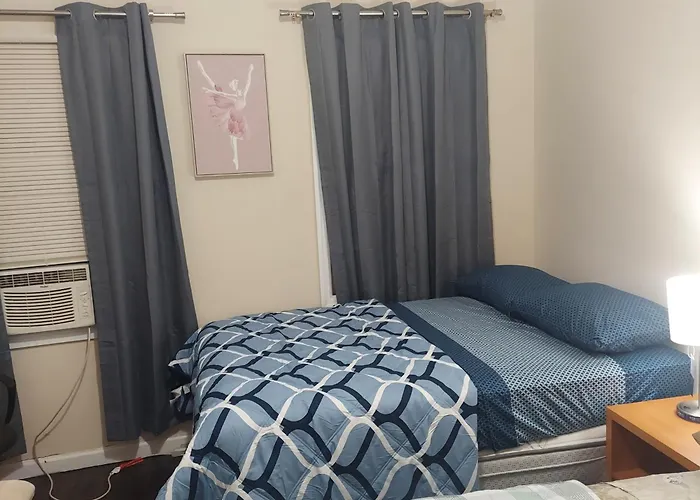 Double Queen Room 6 Minutes Walk To Penn Station Nyc Ewr