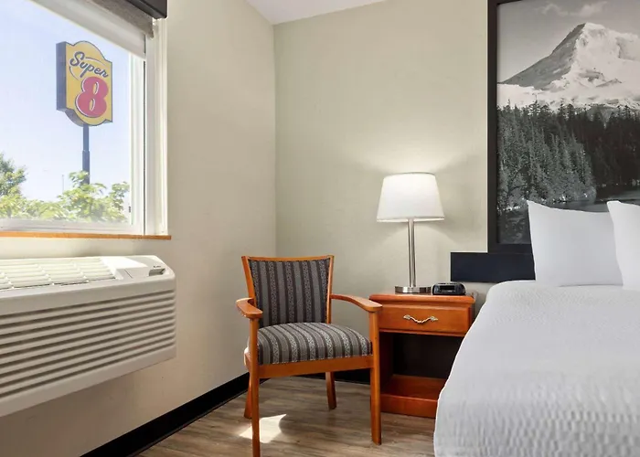 Super 8 By Wyndham Roseburg