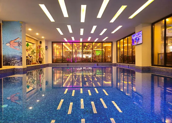Dolphin Continental Hotel
