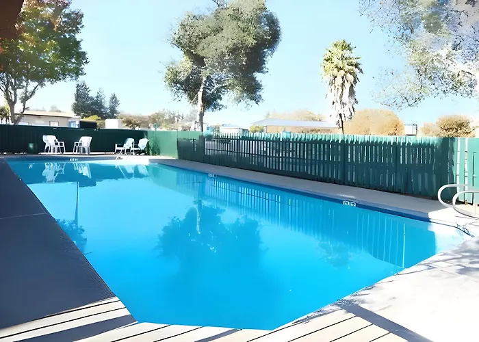 Days Inn By Wyndham Gilroy