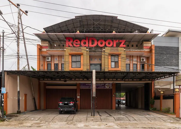 Reddoorz Syariah Near Universitas Putra Indonesia Padang