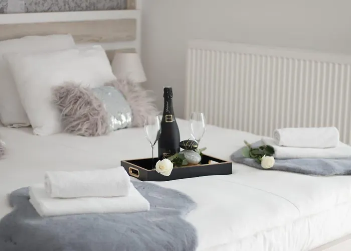 Aparthotel "Queen Zina"