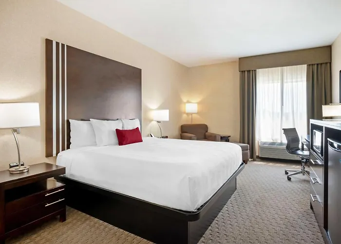 Best Western Plus Howe Inn