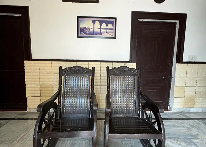 Hotel Kamal Nearest To Taj Mahal
