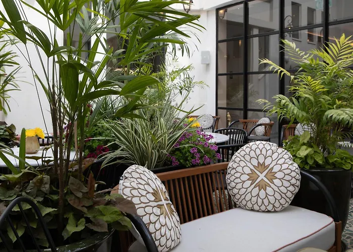 Rephael House Boutique Hotel