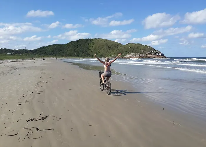 Ilha do Mel Casa Suítes com ar e Cafe da manha
