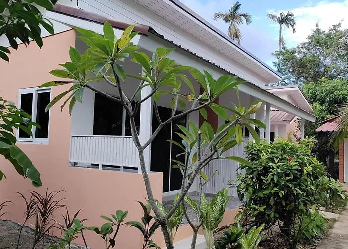 Ban Elephant Blanc Bungalow