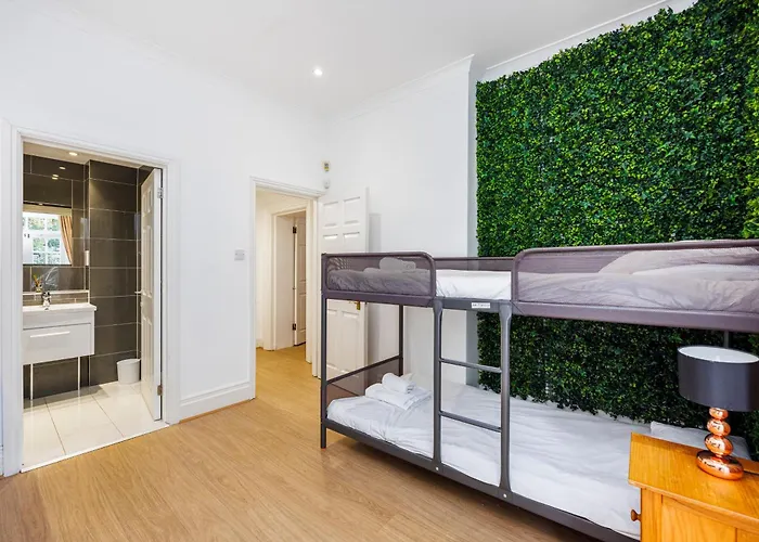 Heads On Bed Uk - The Spacious Apartments For The Larger Groups
