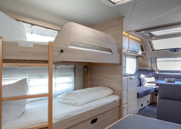 CAMPING-SYLT Wohnwagen mit Blick aufs Meer