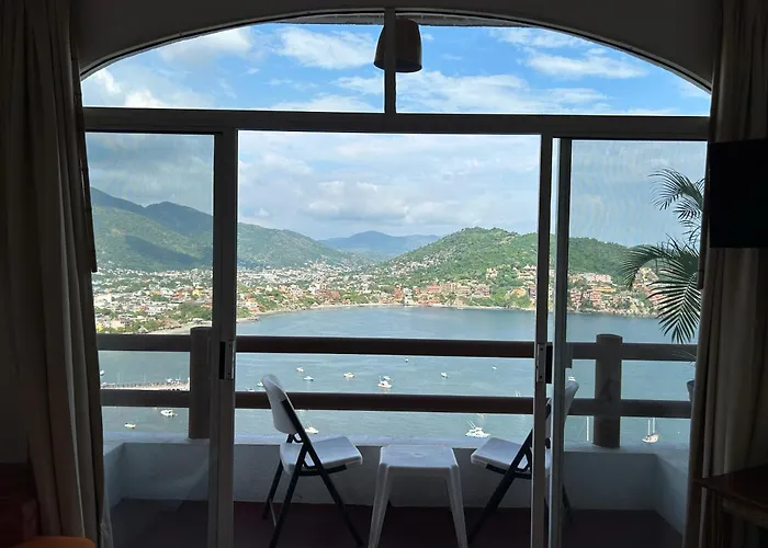 Zihuatanejo Beach hotels