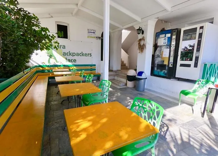Fira Backpackers Place