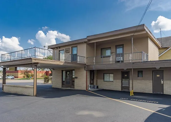 Dubois Manor Motel