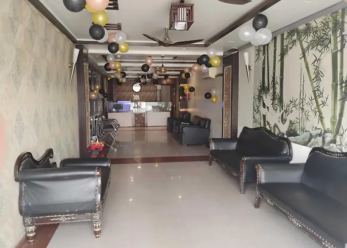 Hotel O M.G. Palace